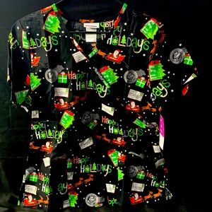 Christmas/ Holiday Scrub Shirt SIZE: MEDIUM